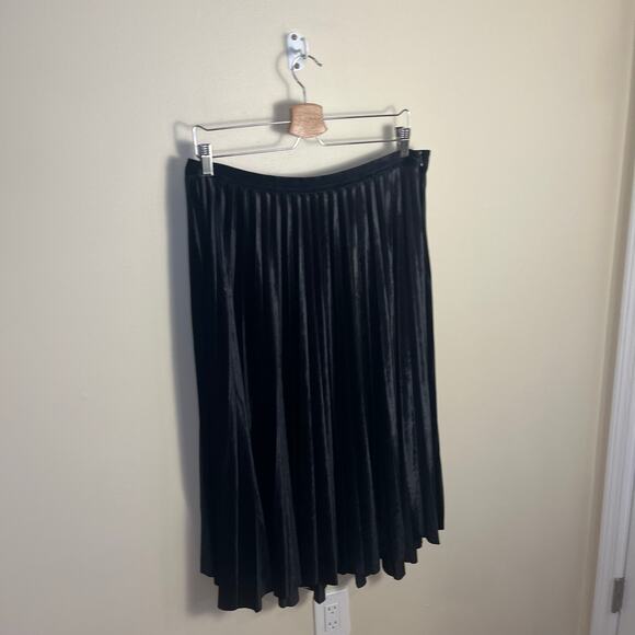 NWT Banana Republic Women's Satin Sheen Pleated Midi Skirt Size 12 - Picture 5 of 8
